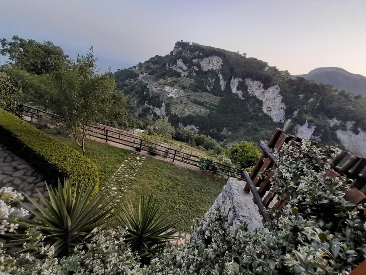 Agriturismo Orrido Di Pino Аджерола Екстериор снимка
