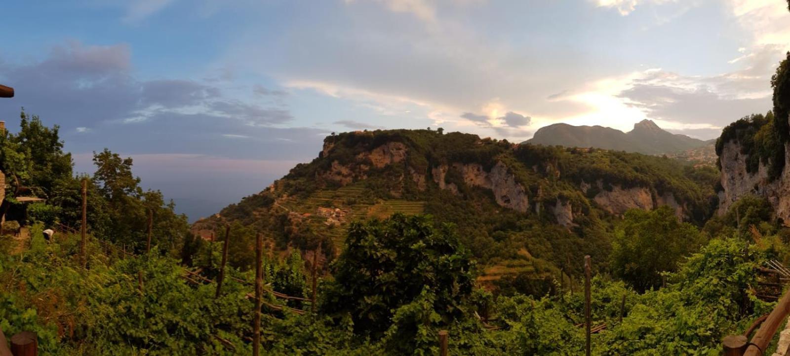Agriturismo Orrido Di Pino Аджерола Екстериор снимка