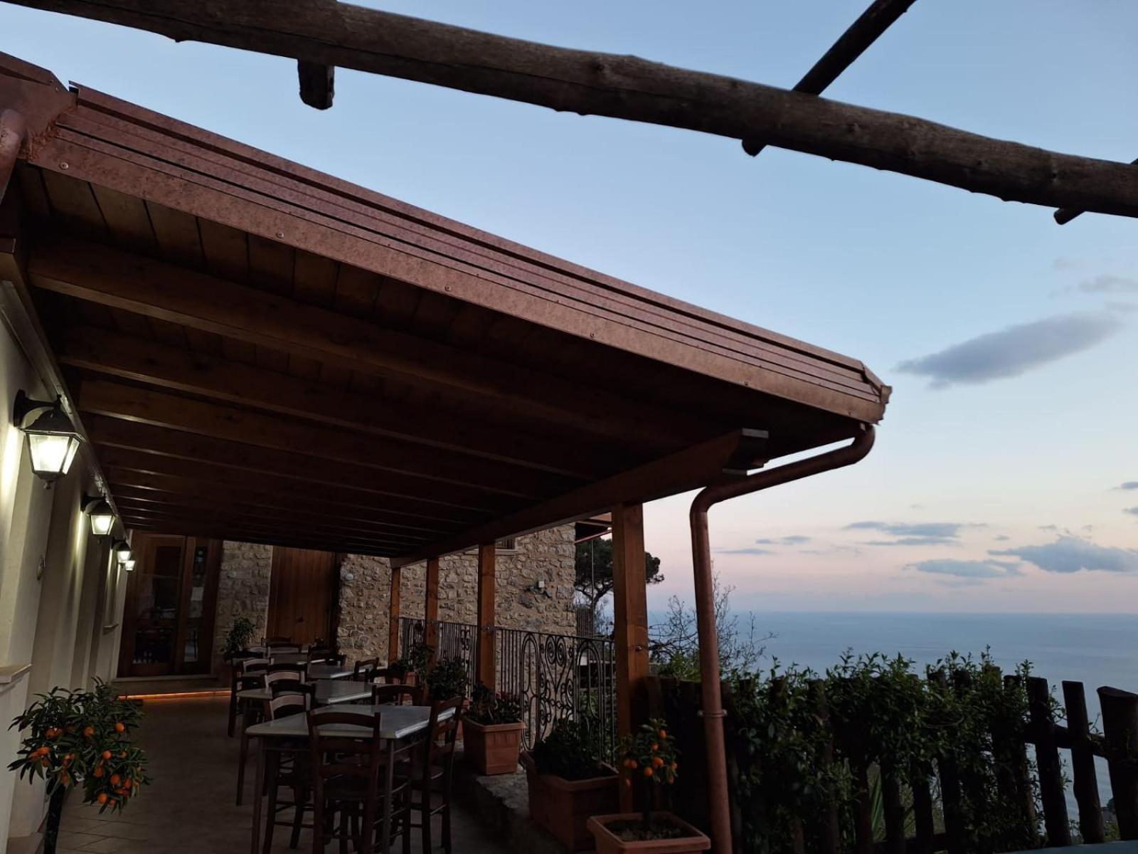 Agriturismo Orrido Di Pino Аджерола Екстериор снимка