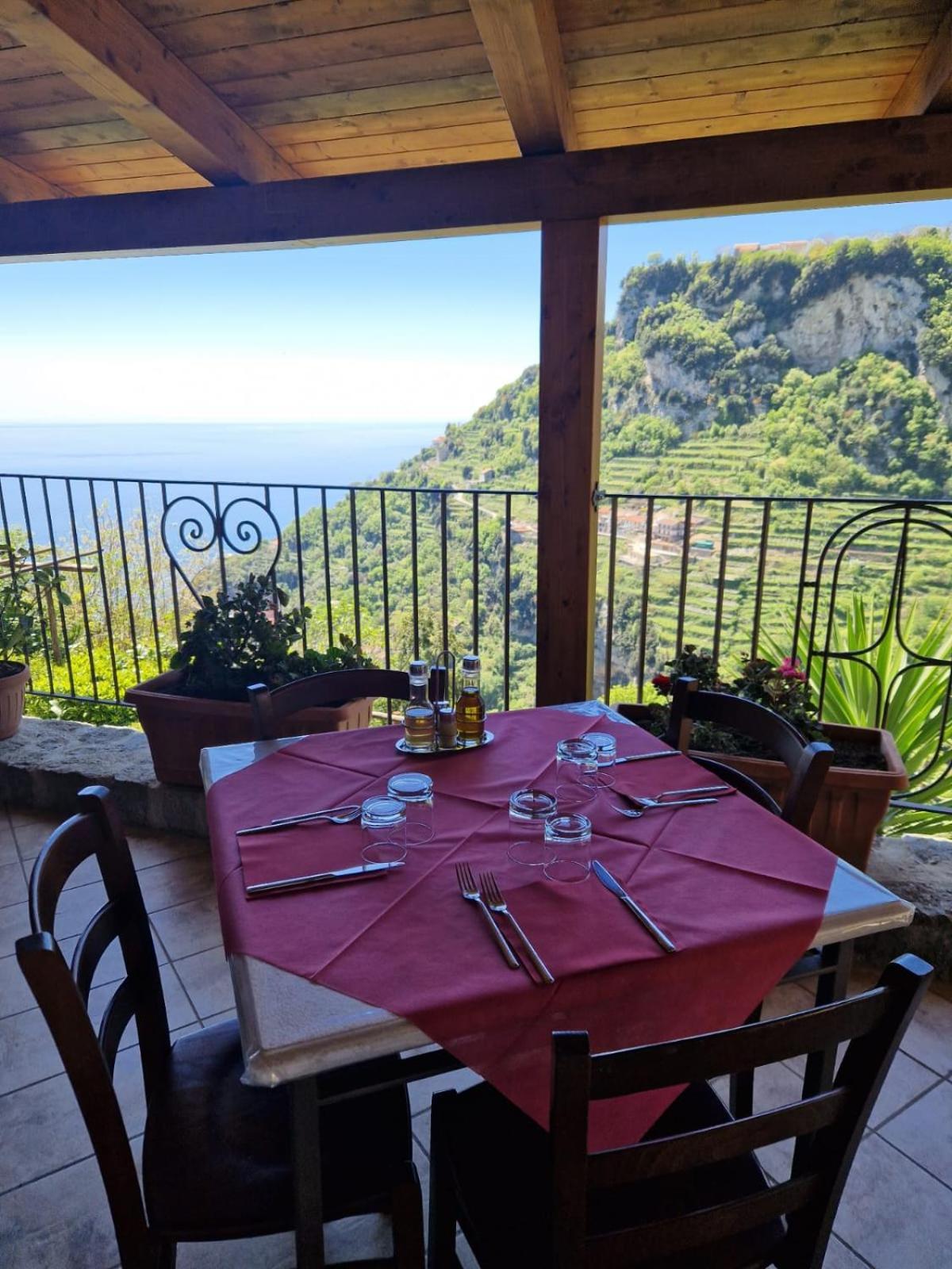 Agriturismo Orrido Di Pino Аджерола Екстериор снимка