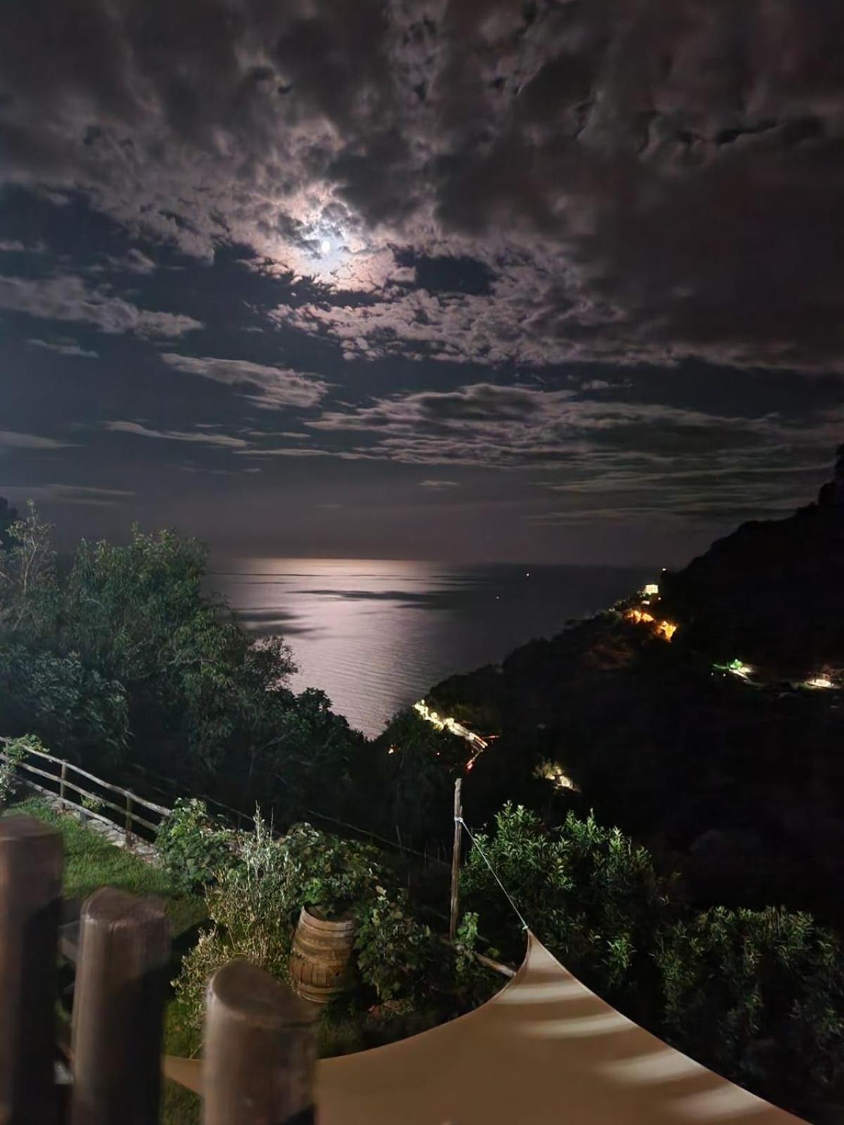Agriturismo Orrido Di Pino Аджерола Екстериор снимка