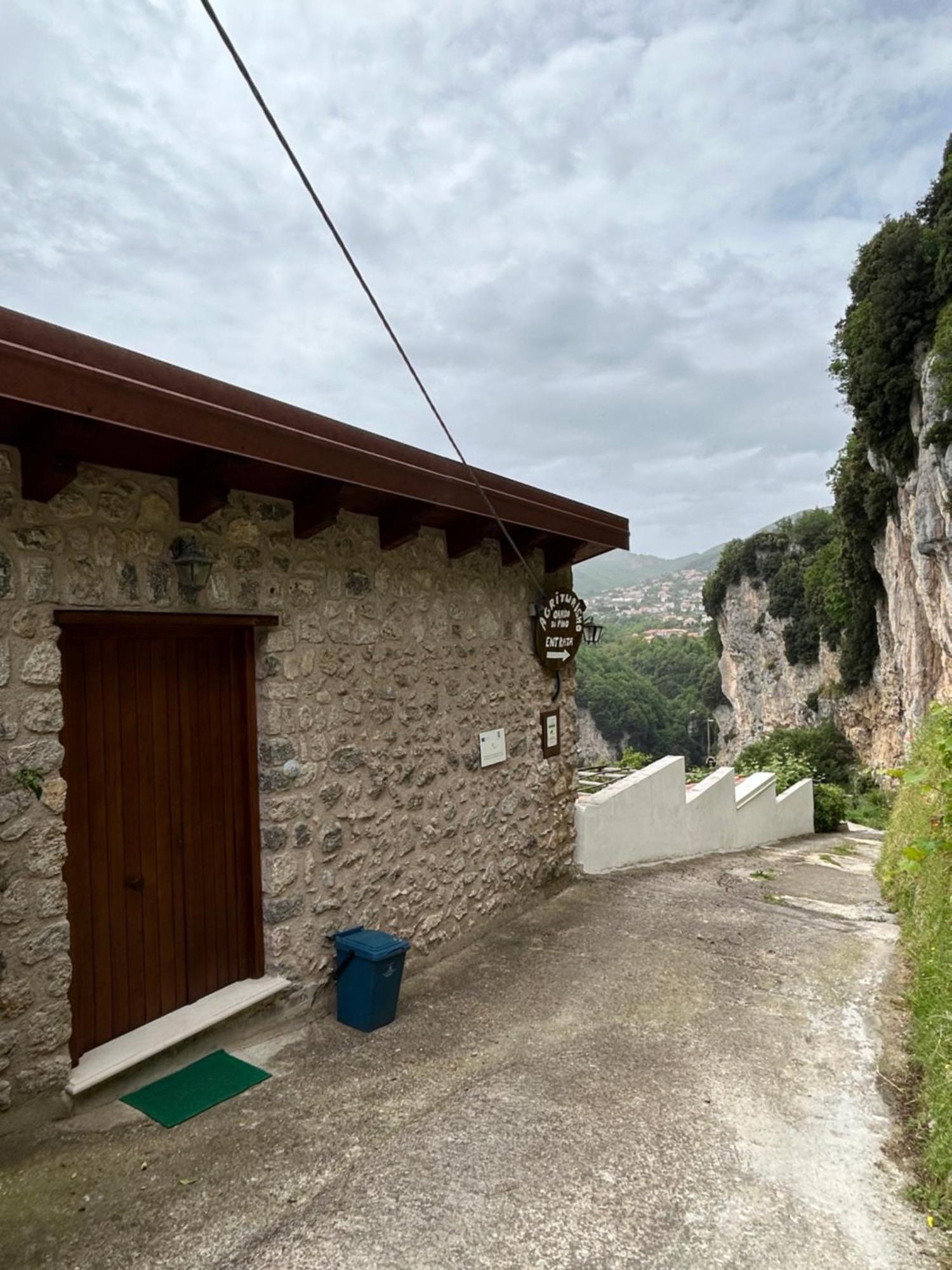 Agriturismo Orrido Di Pino Аджерола Екстериор снимка
