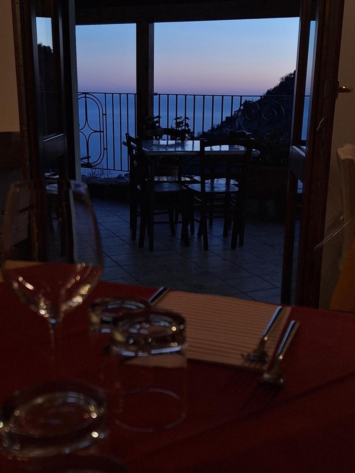 Agriturismo Orrido Di Pino Аджерола Екстериор снимка