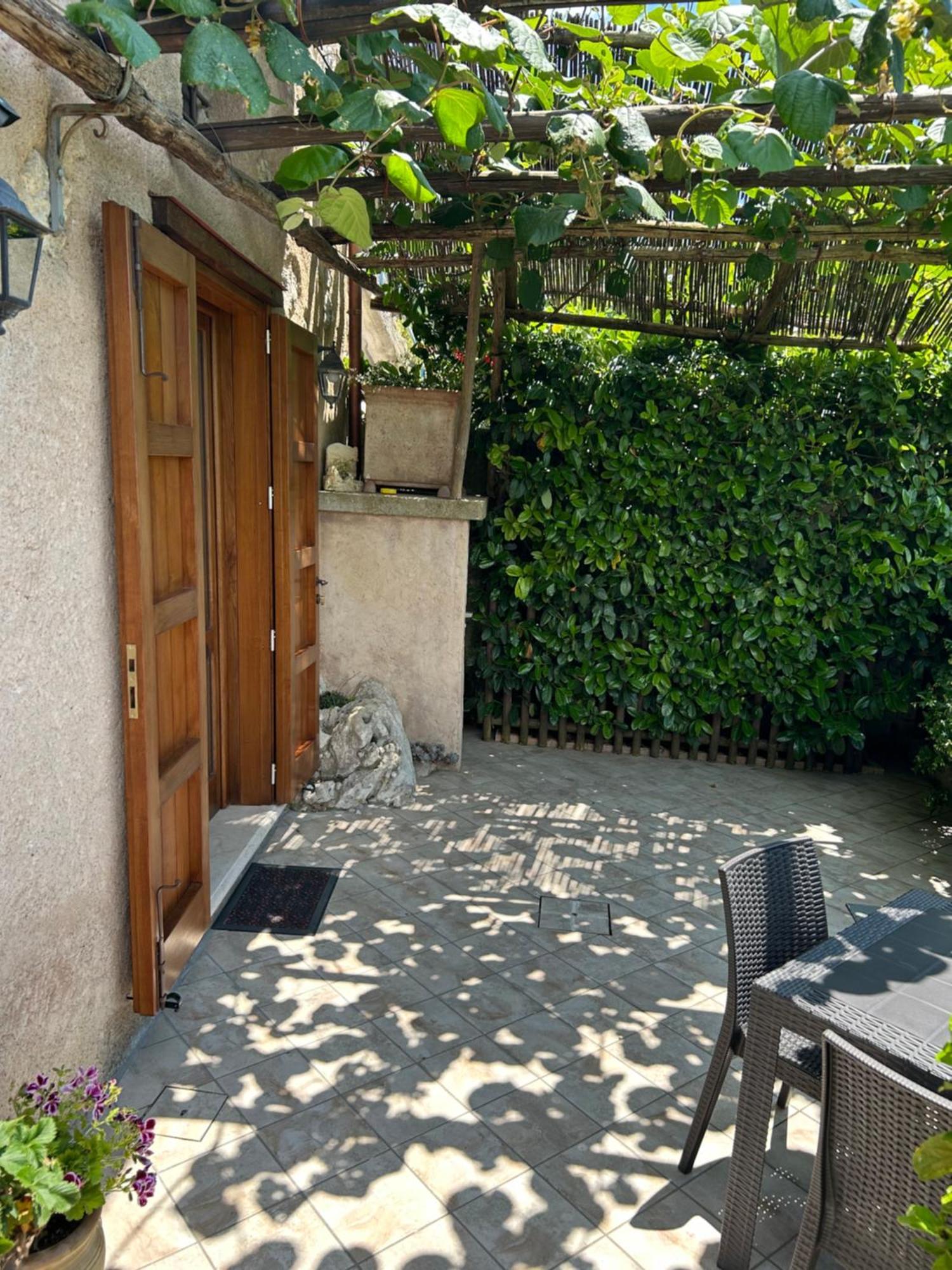 Agriturismo Orrido Di Pino Аджерола Екстериор снимка