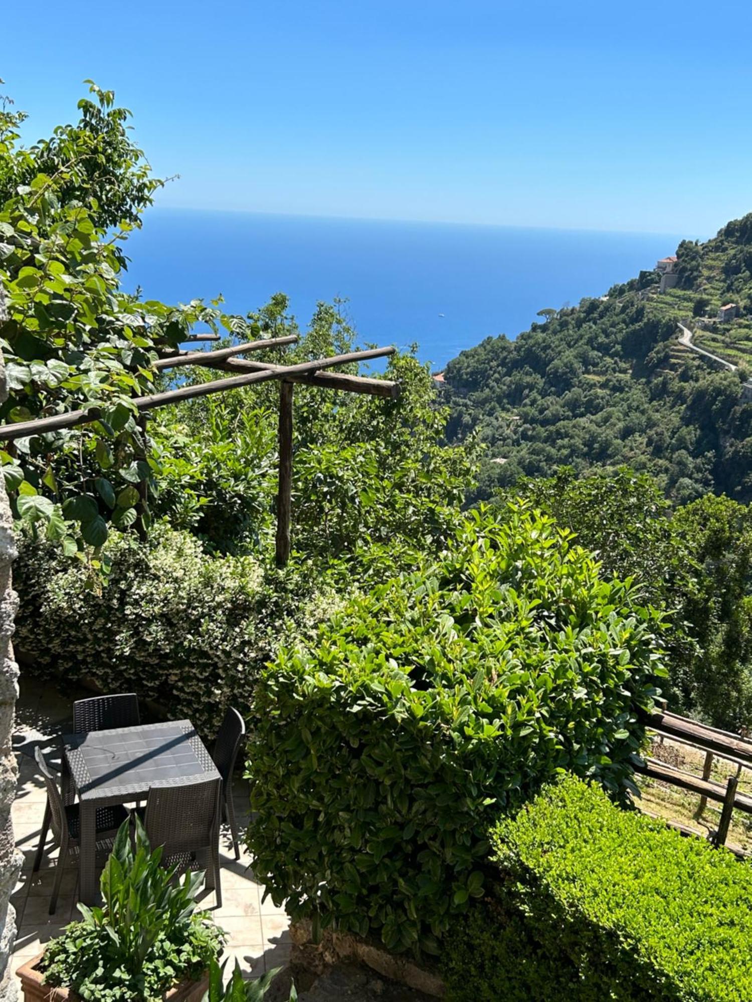 Agriturismo Orrido Di Pino Аджерола Екстериор снимка